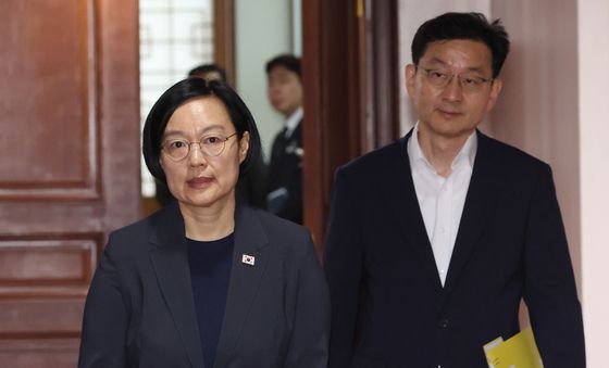 국가정책조정회의 참석하는 한성숙 총리