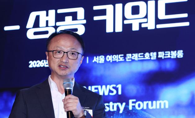 강연하는 김석환 현대로템 RH사업부 로봇AX사업실장