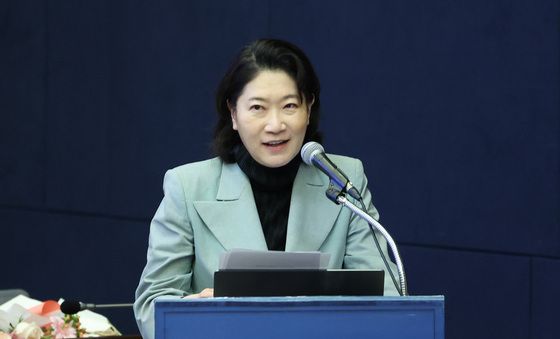 리서치의 날 축사하는 최샛별 한국사회학회 회장