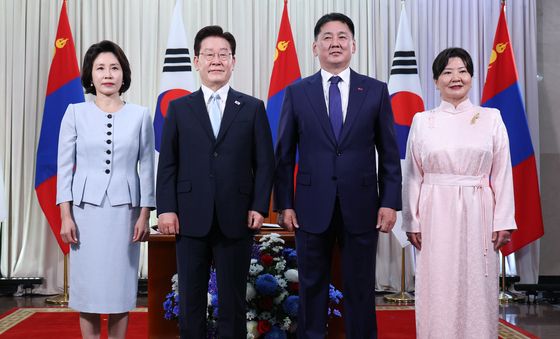 기념촬영하는 한-몽골 정상 부부