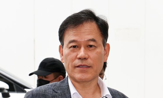 '관저이전 의혹' 윤한홍 국민의힘 의원, 특검 피의자 출석