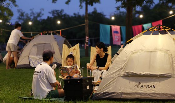 서울의 여름밤, 한강에서 캠핑