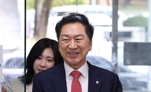 법정 향하는 김기현 의원