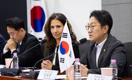 인사말하는 김남준 민주당 의원