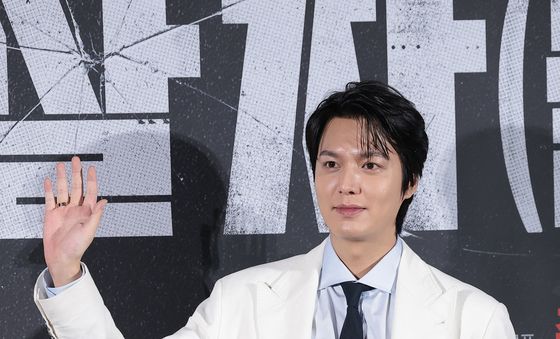 이민호, 근사한 인사