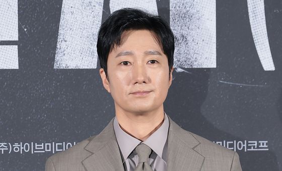 '암살자(들)' 박해일
