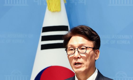 전당대회 일주일 앞두고 기자회견 연 김민석 민주당 당대표 후보