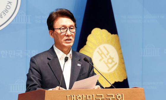 기자회견 발언하는 김민석 민주당 당대표 후보