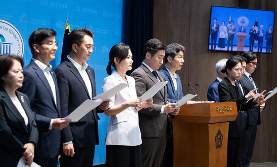 송파 투표함 재검증 촉구하는 민주당과 조국혁신당 특위원들