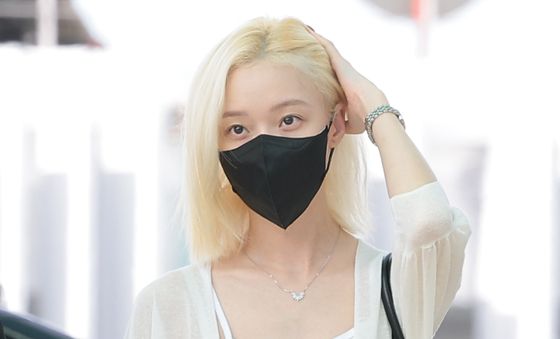 윈터, 공항에서 반짝반짝