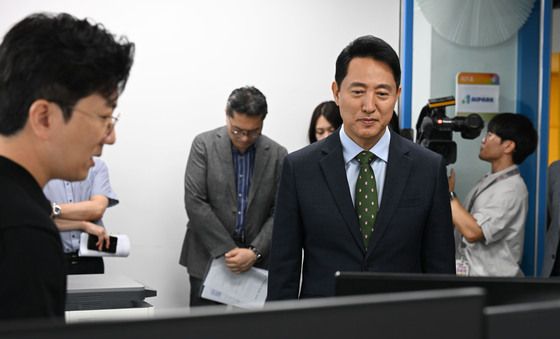 청년 AI 콘텐츠 업체 둘러보는 오세훈 서울시장
