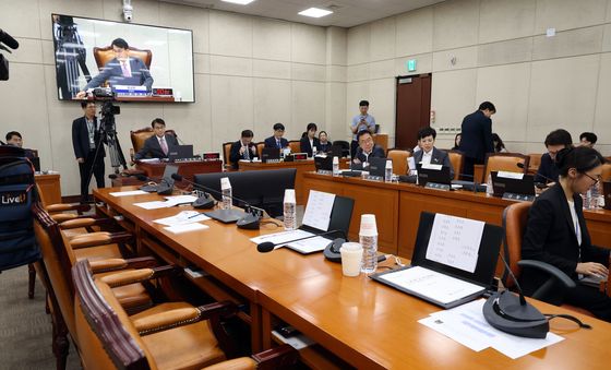 선관위 국조, 재검표 공방…청문회 속개 후 불참한 與