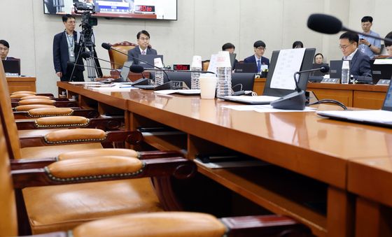 민주당 없이 진행되는 선관위 청문회