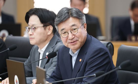 발언하는 윤호중 행정안전부 장관