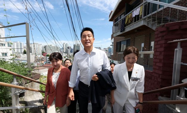 용산구 서계·청파동 정비사업 현장 찾은 오세훈 서울시장