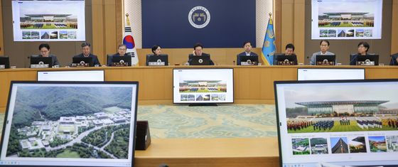대통령 세종 집무실 조감도 보는 이재명 대통령