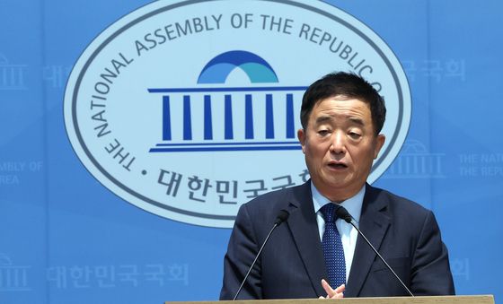 정청래 후보 에게 책임 촉구하는 강득구 최고위원