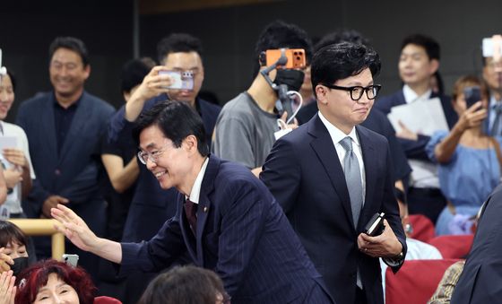 토론회 참석하는 조경태·한동훈