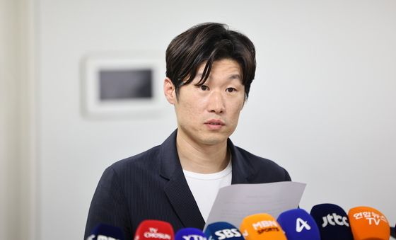 K-축구 혁신위 6차회의 브리핑하는 박지성 위원장