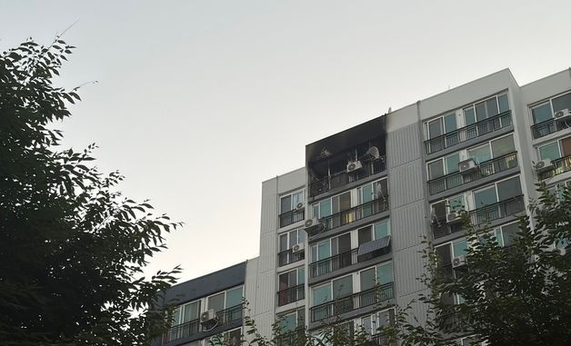 강서구 아파트 15층 화재로 모자 2명 사망