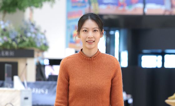 공승연, 고혹적인 가을 여인