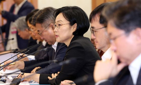 대한민국 2045전략수립위원회 주재하는 한성숙 총리