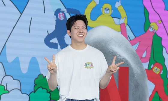 데이식스 도운, 개구쟁이 인사