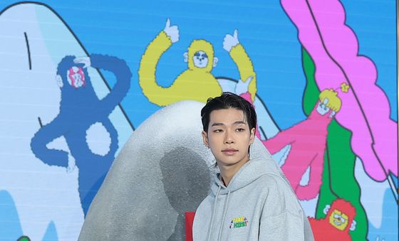 입장하는 타잔
