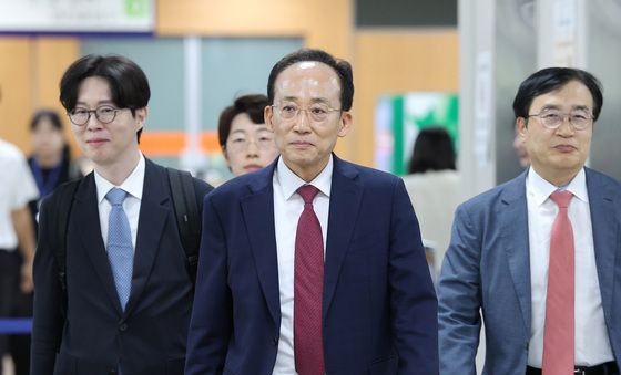 '비상계엄 해제 표결 방해 혐의' 재판 출석하는 추경호 대구시장