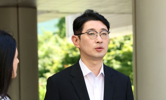 '계엄 해제 표결 방해 혐의' 추경호 시장 재판 중인 출석하는 주진우 의원