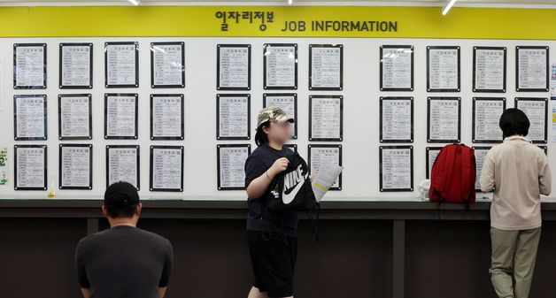 7월 취업자 10.8만명 증가… 청년 실업률 5년 반 만에 최대폭 증가