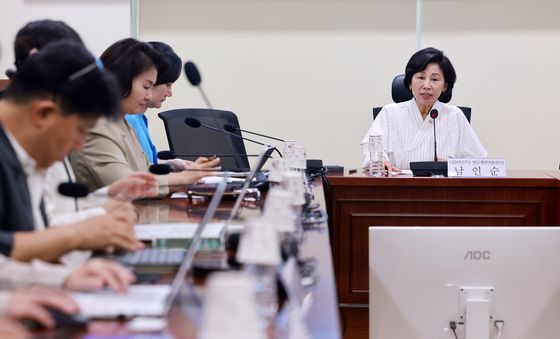 연금개혁특별위원회 전체회의에서 모두발언하는 남인순 의원