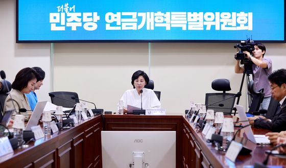 모두발언하는 남인순 연금개혁특별위원장