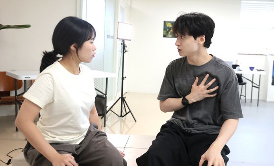 '나는 반딧불' 리허설 하는 이정훈과 이혜인