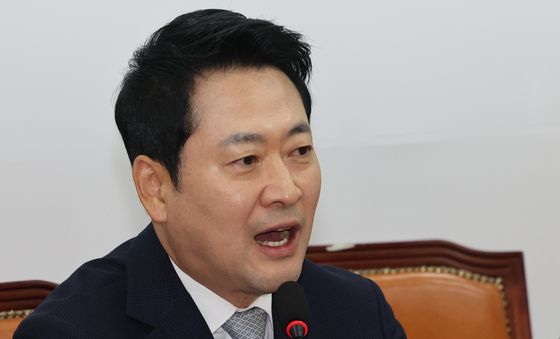 모두 발언하는 장동혁 대표