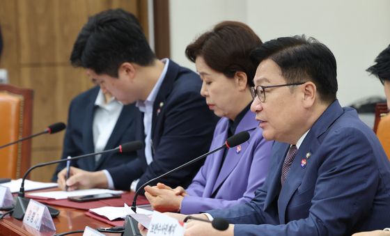모두 발언하는 정점식 원내대표