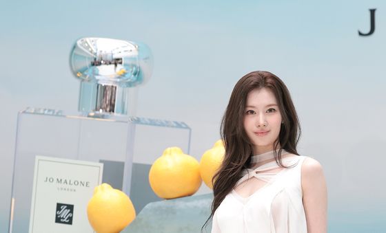 사나, 독보적인 미모