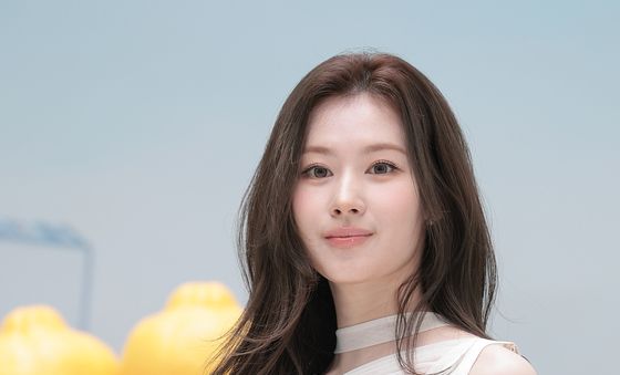 트와이스 사나, 청량감 넘치는 미모