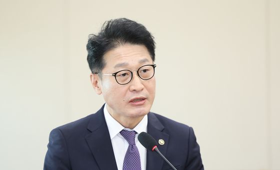 인사말하는 이호현 차관