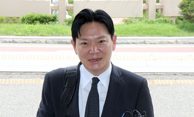 감찰위원회 출석하는 박상용 검사