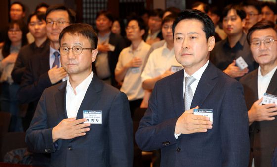 한국기자협회 창립 62주년 기념식 참석한 한병도·장동혁