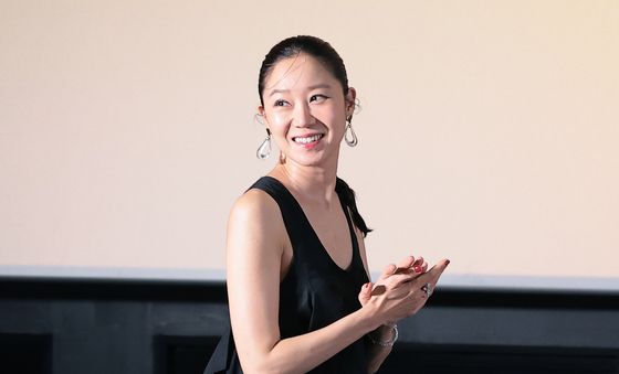 공효진, 영화관으로 나온 유부녀 킬러