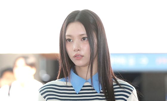 아일릿 윤아, 한 줌 개미허리