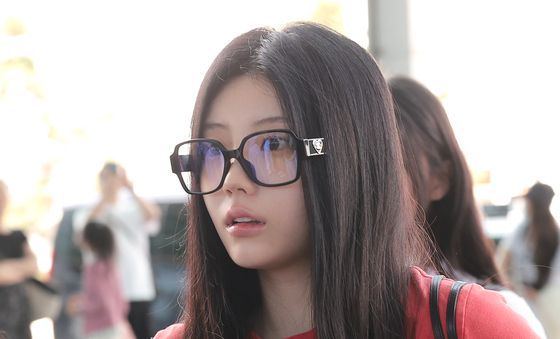 아일릿 원희, 예쁜 안경소녀