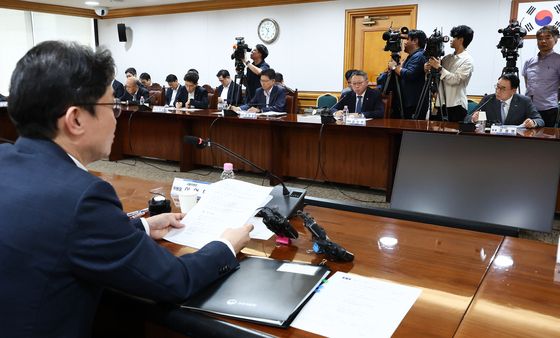 확대 가계부채 점검회의 참석한 시중은행장들