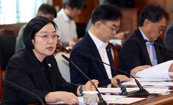 한성숙 총리, 주택 신속공급 점검 회의 주재