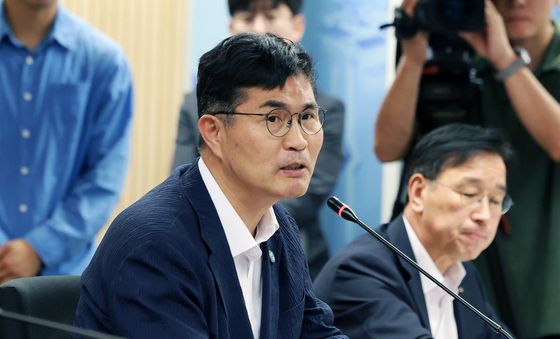 인사말하는 이원택 전북도지사