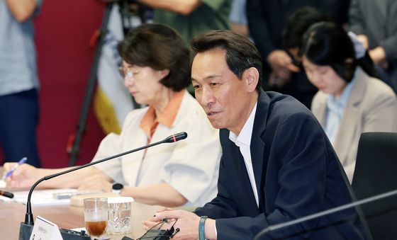 인사말하는 우상호 강원도지사