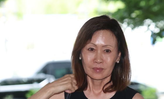 미셸 스틸 대사, 김정관 장관 만나러 청사로