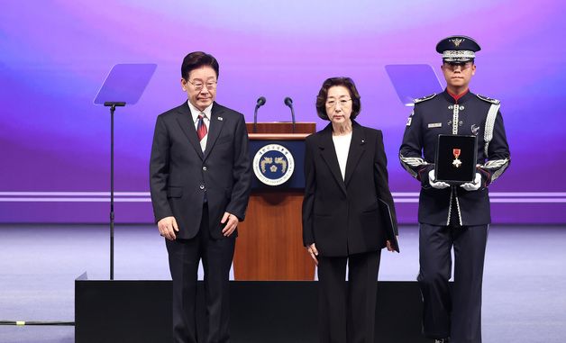 이재명 대통령, 백범 김구 선생 부인 고 최준례 여사에게 건국훈장 애족장 수여